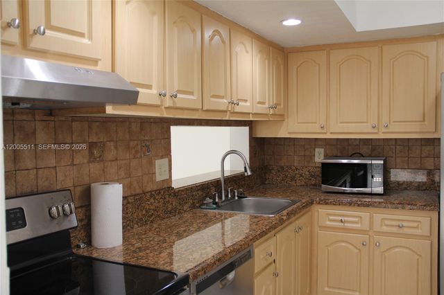 8700 SW 133rd Ave Rd 301, Miami, FL 33183