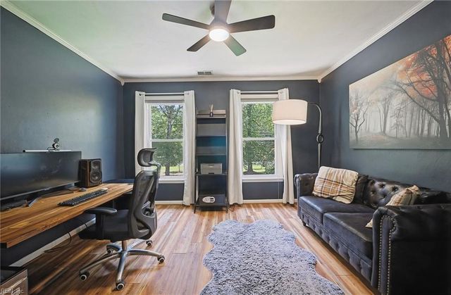 1932 Foxwood DR, Chesapeake, VA 23323