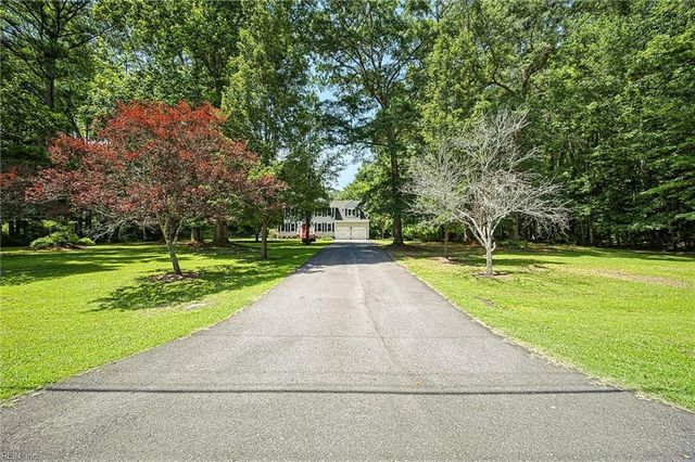 1932 Foxwood DR, Chesapeake, VA 23323