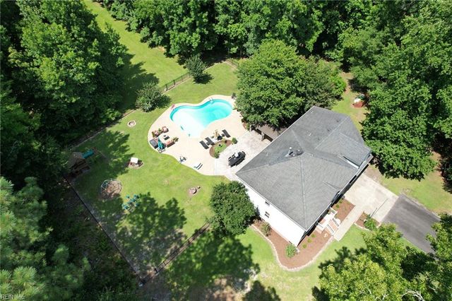 1932 Foxwood DR, Chesapeake, VA 23323