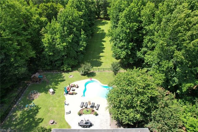1932 Foxwood DR, Chesapeake, VA 23323