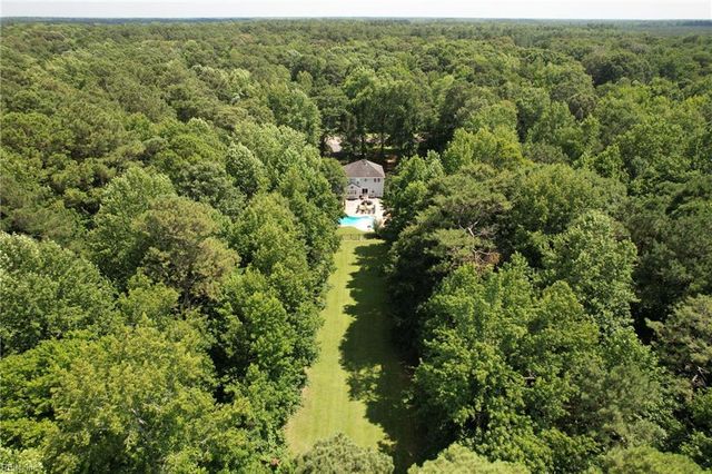 1932 Foxwood DR, Chesapeake, VA 23323