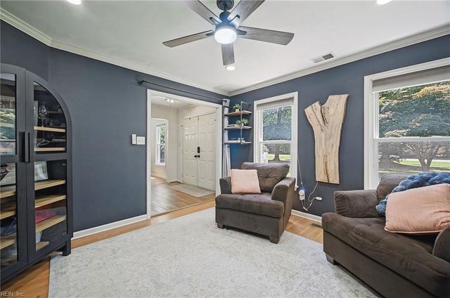 1932 Foxwood DR, Chesapeake, VA 23323