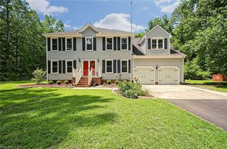 1932 Foxwood DR, Chesapeake, VA 23323