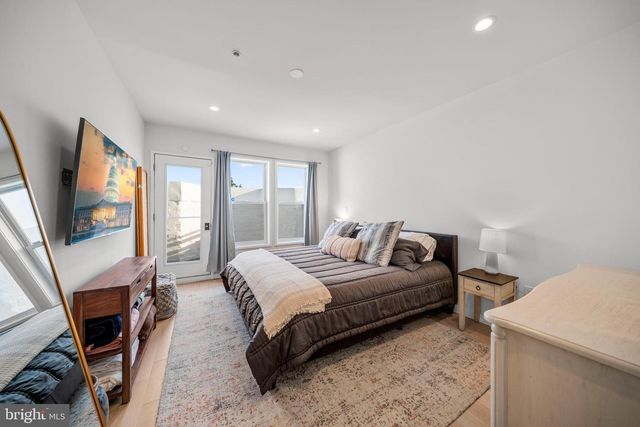 731 FAIRMONT STREET # 2, Washington, DC 20001