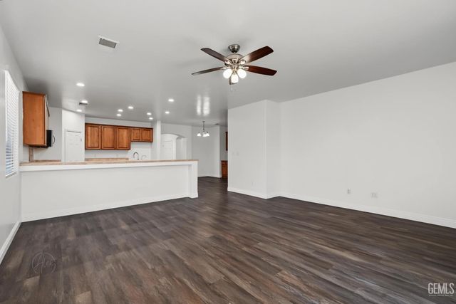 6311 Star Sapphire Drive, Bakersfield, CA 93313