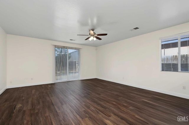 6311 Star Sapphire Drive, Bakersfield, CA 93313