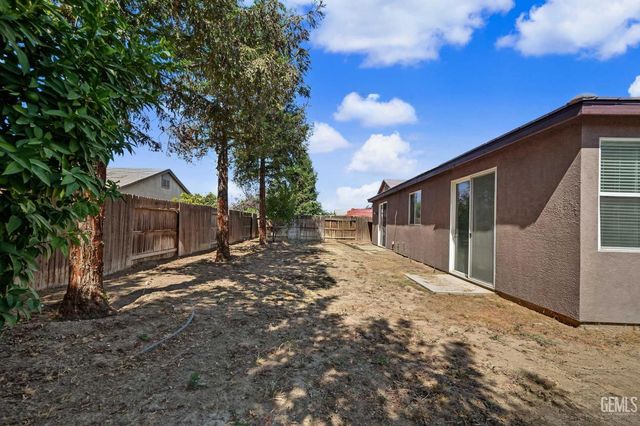 6311 Star Sapphire Drive, Bakersfield, CA 93313