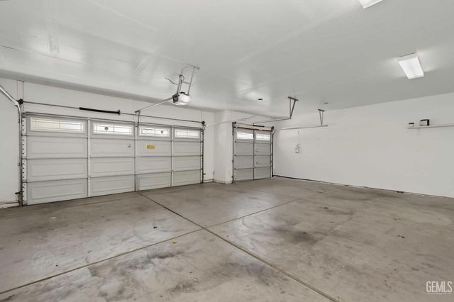 6311 Star Sapphire Drive, Bakersfield, CA 93313