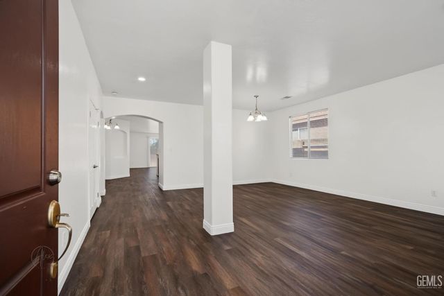 6311 Star Sapphire Drive, Bakersfield, CA 93313