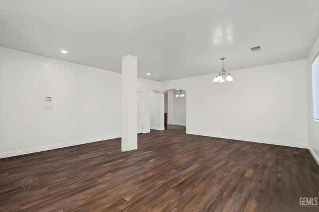 6311 Star Sapphire Drive, Bakersfield, CA 93313