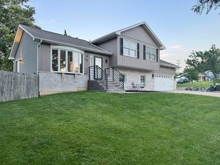 2S151 Avondale Lane, Lombard, IL 60148