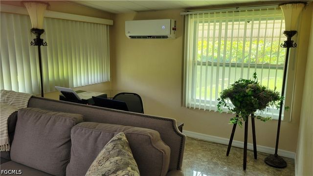 91 Sun CIR, Fort Myers, FL 33905