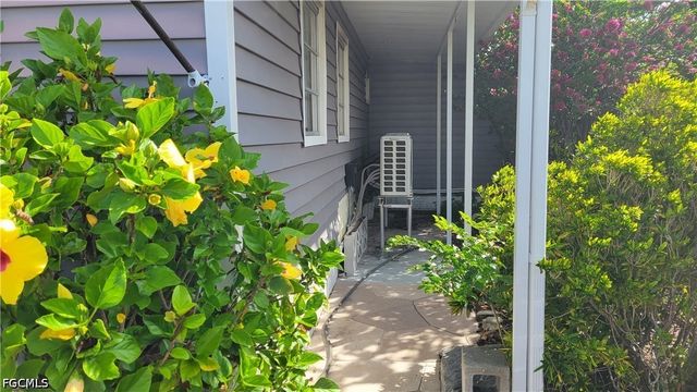91 Sun CIR, Fort Myers, FL 33905