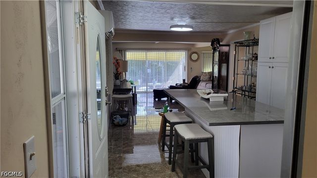 91 Sun CIR, Fort Myers, FL 33905