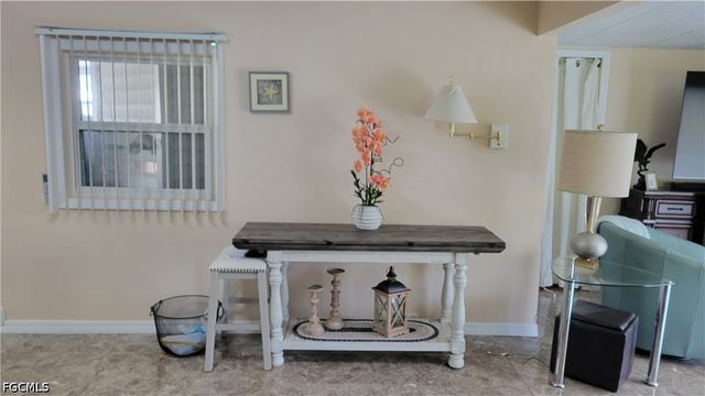 91 Sun CIR, Fort Myers, FL 33905