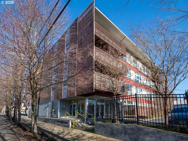 3970 N INTERSTATE Ave 208, Portland, OR 97227