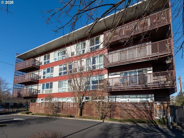 3970 N INTERSTATE Ave 208, Portland, OR 97227