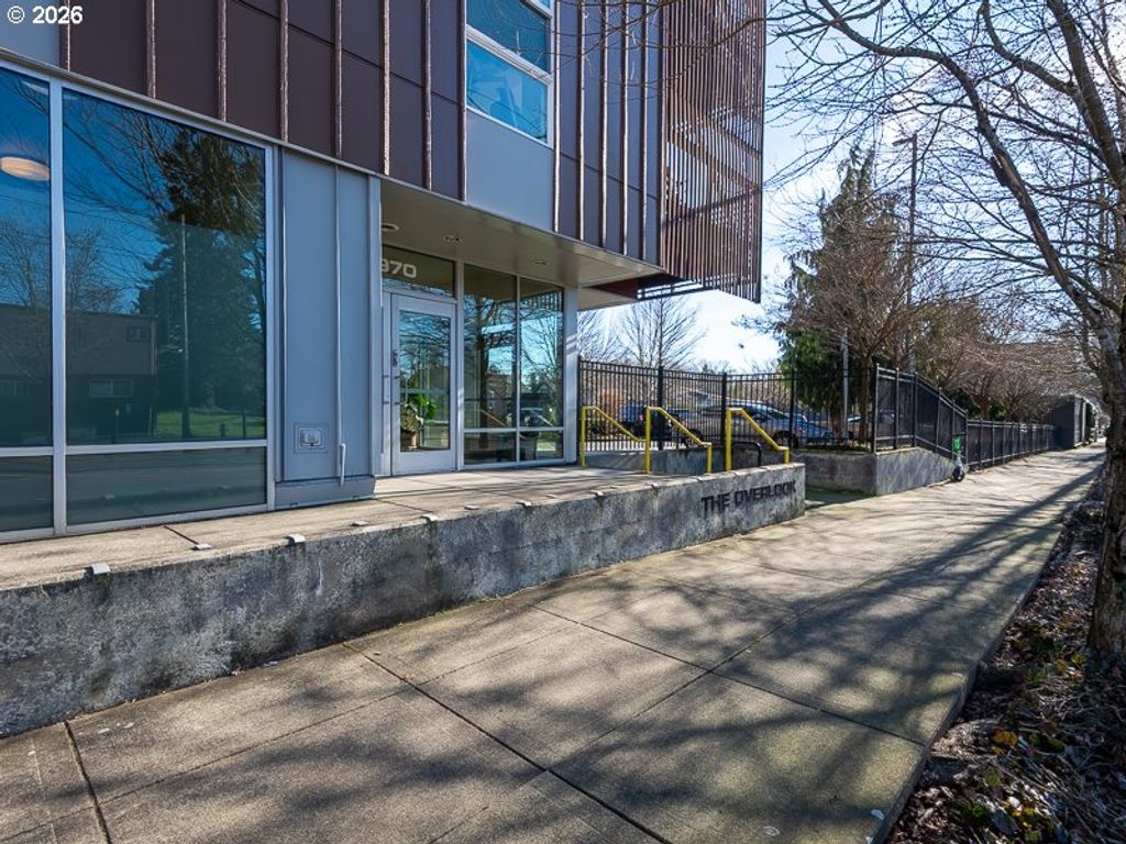 3970 N INTERSTATE Ave 208, Portland, OR 97227