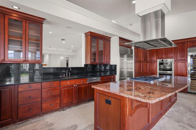 1721 GULF ROAD, Tarpon Springs, FL 34689