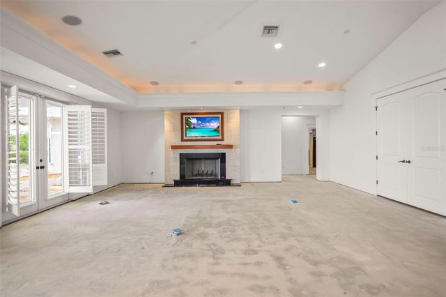 1721 GULF ROAD, Tarpon Springs, FL 34689