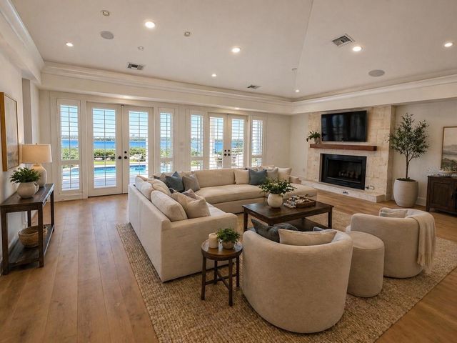 1721 GULF ROAD, Tarpon Springs, FL 34689