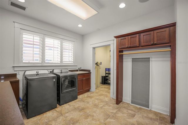 1721 GULF ROAD, Tarpon Springs, FL 34689