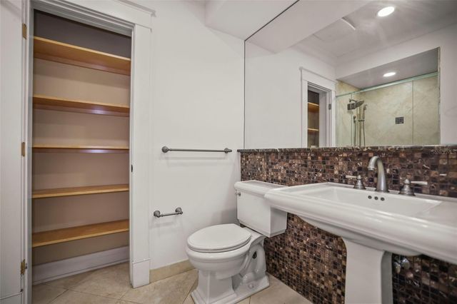 1721 GULF ROAD, Tarpon Springs, FL 34689