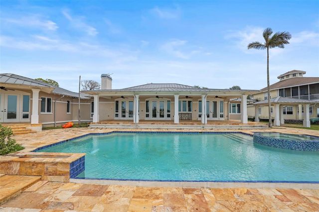 1721 GULF ROAD, Tarpon Springs, FL 34689
