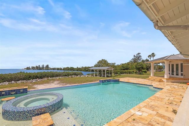 1721 GULF ROAD, Tarpon Springs, FL 34689