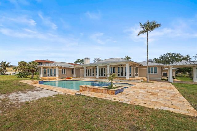 1721 GULF ROAD, Tarpon Springs, FL 34689