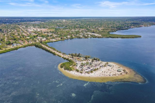 1721 GULF ROAD, Tarpon Springs, FL 34689