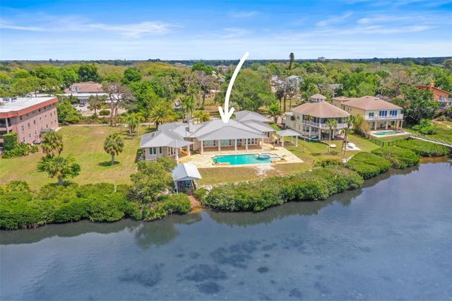 1721 GULF ROAD, Tarpon Springs, FL 34689