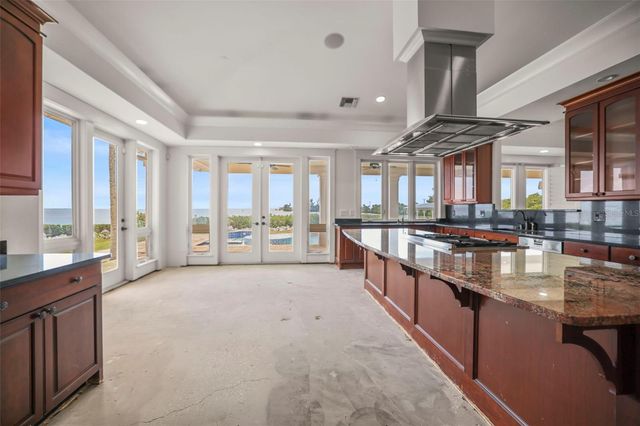 1721 GULF ROAD, Tarpon Springs, FL 34689