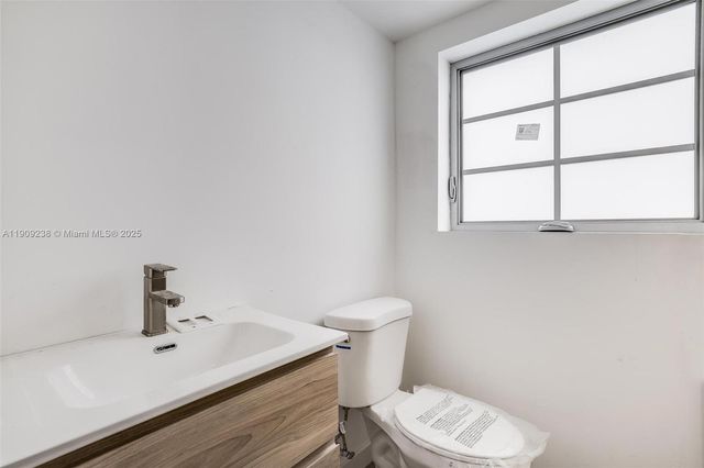 572 NE 67th St 4, Miami, FL 33138