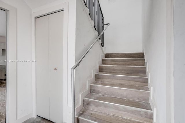 572 NE 67th St 4, Miami, FL 33138