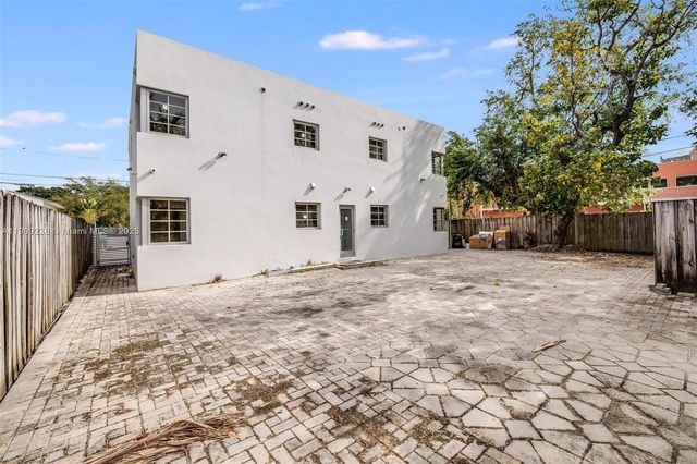 572 NE 67th St 4, Miami, FL 33138