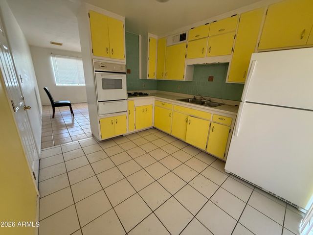1617 E TURNEY Avenue, Phoenix, AZ 85016