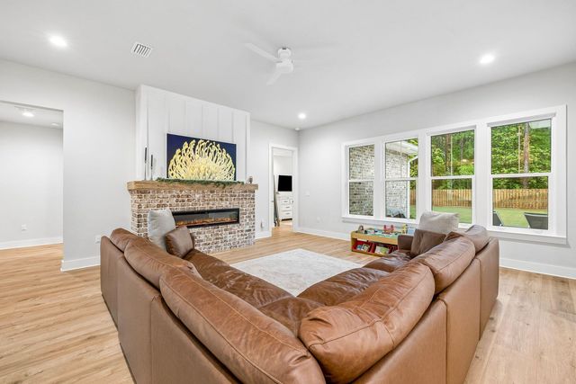 39 W Captain Fritz Way, Freeport, FL 32439