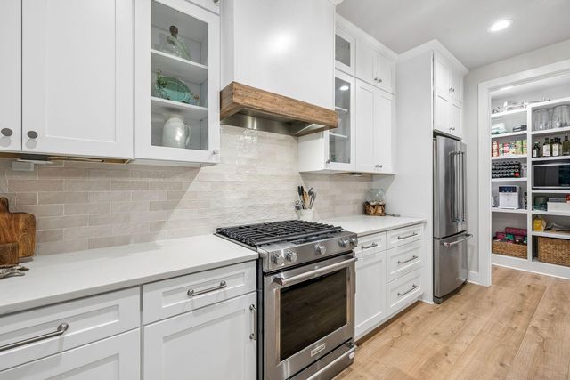 39 W Captain Fritz Way, Freeport, FL 32439