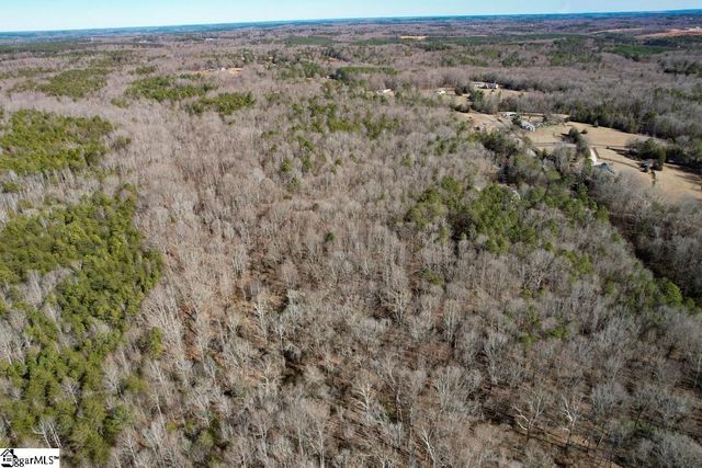 979 2 Mile Creek Road, Enoree, SC 29335