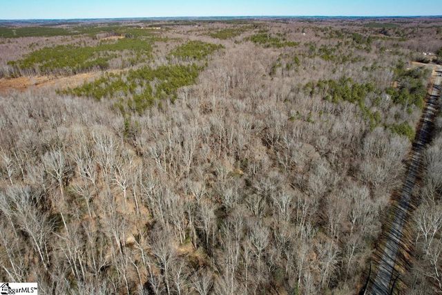 979 2 Mile Creek Road, Enoree, SC 29335