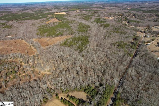979 2 Mile Creek Road, Enoree, SC 29335