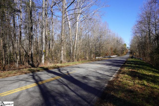 979 2 Mile Creek Road, Enoree, SC 29335