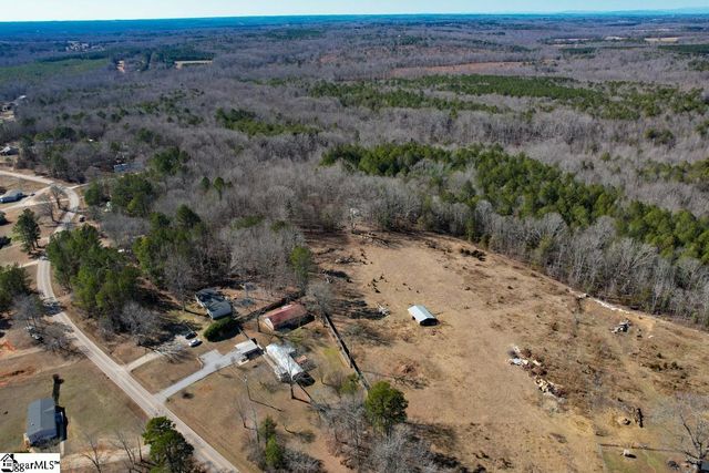 979 2 Mile Creek Road, Enoree, SC 29335