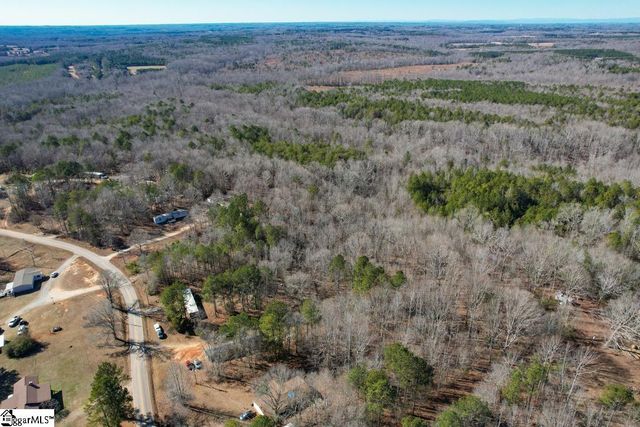 979 2 Mile Creek Road, Enoree, SC 29335