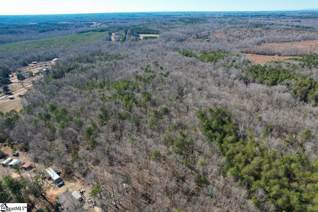 979 2 Mile Creek Road, Enoree, SC 29335