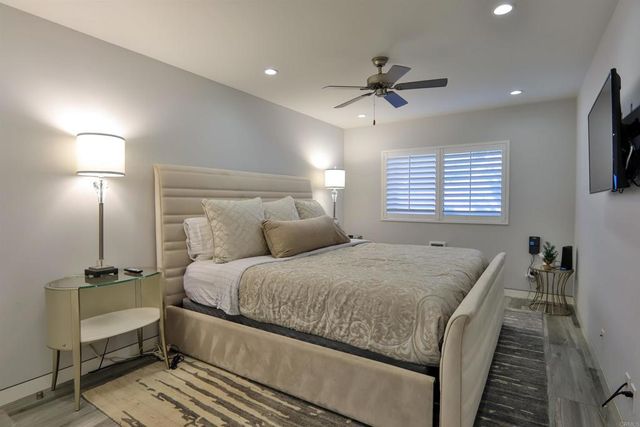 861 Beachfront Drive B, Solana Beach, CA 92075