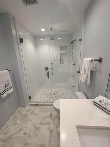 861 Beachfront Drive B, Solana Beach, CA 92075