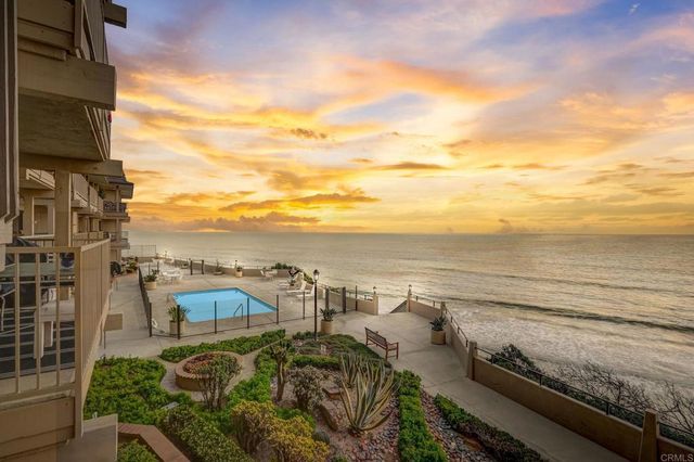 861 Beachfront Drive B, Solana Beach, CA 92075
